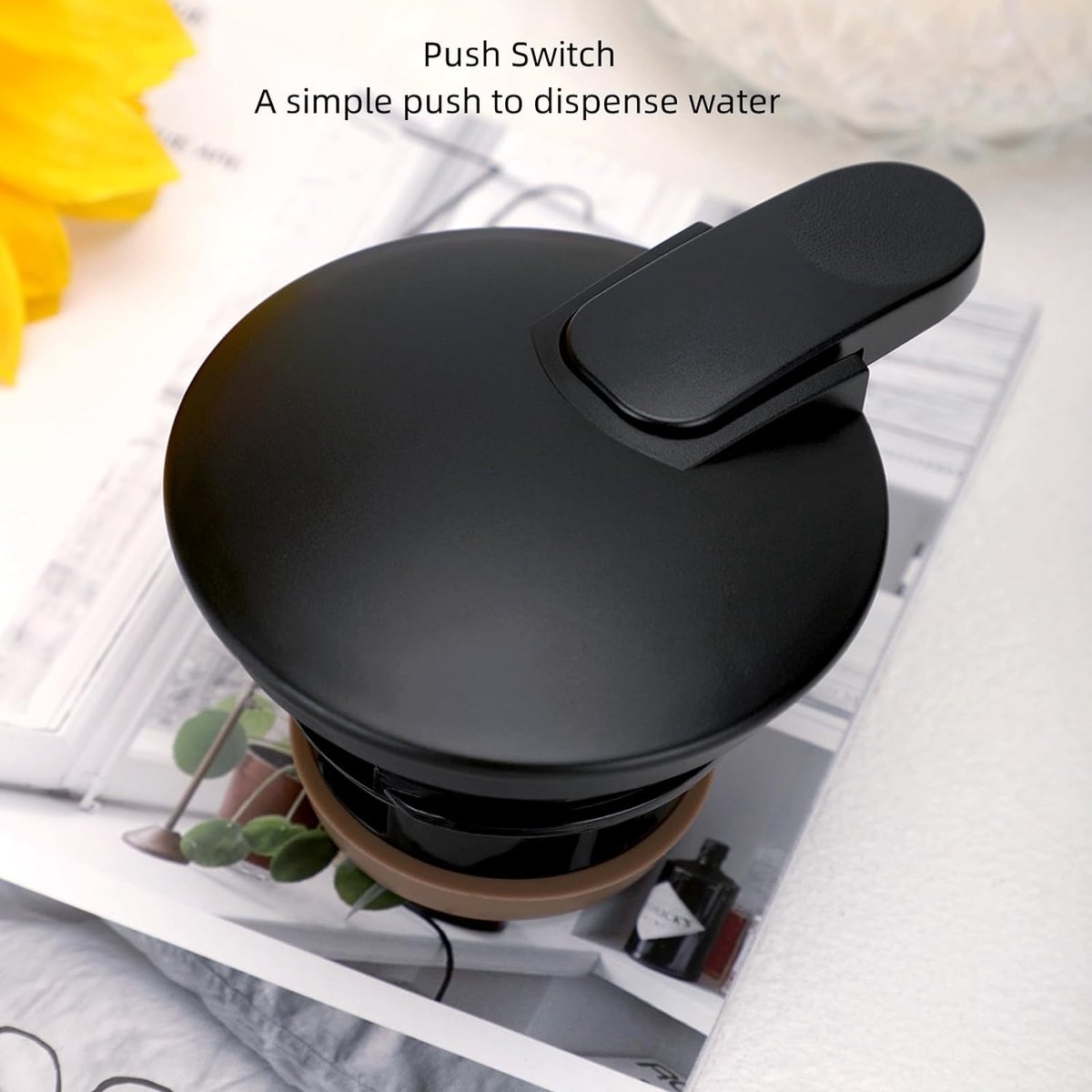 2L geïsoleerde koffiepot, voedselveilige 304 roestvrijstalen geïsoleerde kan, geïsoleerde vacuümkoffiepot met drukknopbovenkant, koffiekarafkan voor thee, warme en koude dranken (marineblauw)