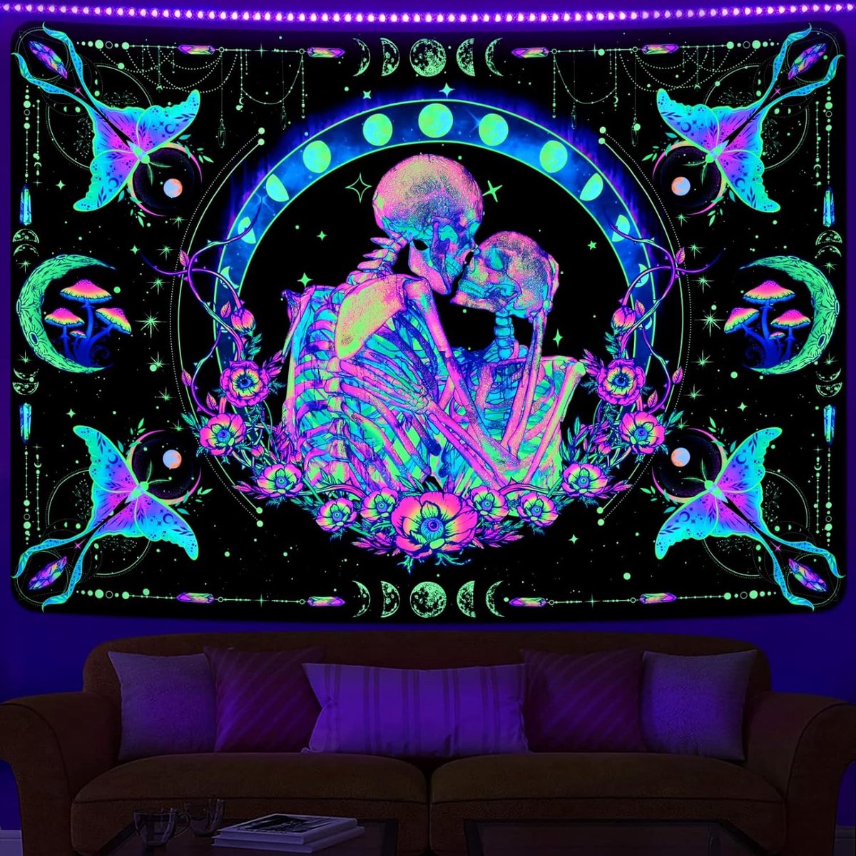 Black Light Paar Skelet Wandtapijt Kleurrijke Vlinder Mot UV Reactief Wandbehang Hippie Maan Bloemen Gloeien in het Donkere Melkwegstelsel Wanddoek voor Slaapkamer Woonkamer 210 x 150 cm