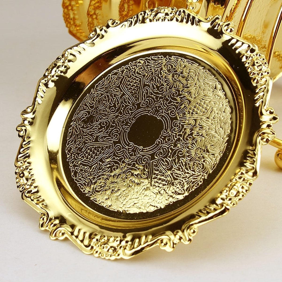 6 stuks gouden koffie, dranken, theekoponderzetters, dessertdisplayplaten, met zinklegering, roestvrijstalen standaard (diameter 10 cm, 6 stuks, goud)