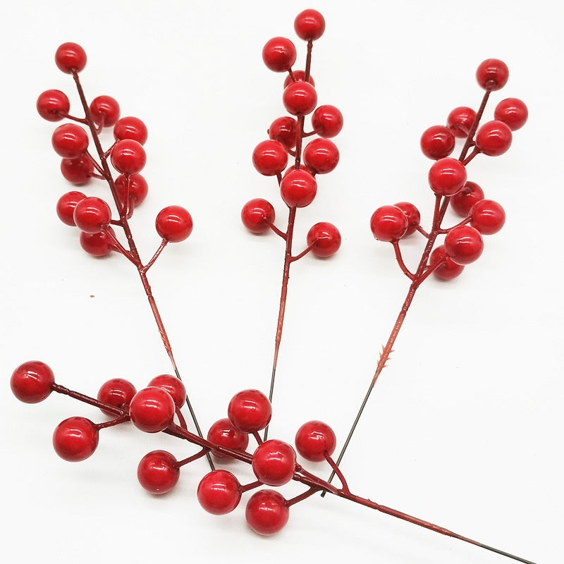 Artificial Pine Branches Christmas Holly Berries Artificial Red Berry Stems for Christmas Wreath Decorations Xmas Tree Decoración