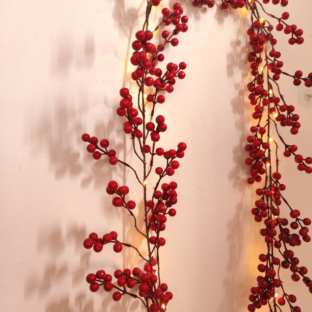 5.9FT/180cm Red Berry Christmas Garland Decorations, Christmas Artificial Burgundy Berry Garland Wreath Winter Red Berries Garland for Hogar Mantle Fireplace Holiday Indoor